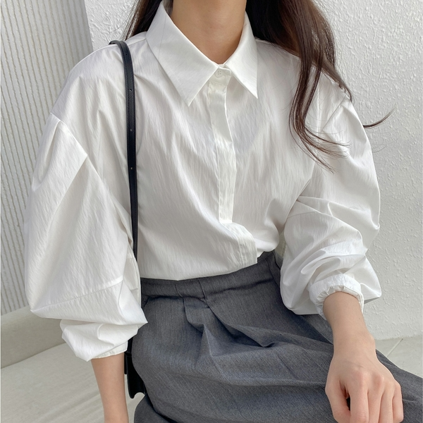 77사이즈 핀턱 셔링 루즈핏 카라 벌룬 블라우스 김남주 셔츠 (2color)