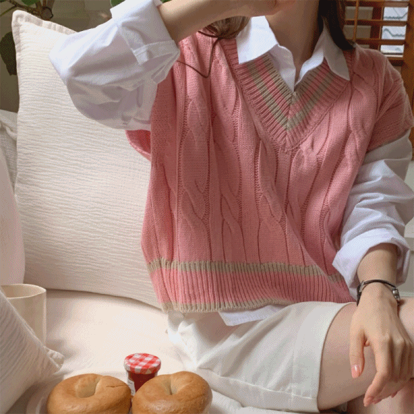 오버핏 브이넥 배색 꽈배기 니트 베스트 여성 레이어드 조끼 (5color)